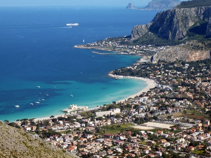 Monte Gallo, & Monte Monaco, Sicilia - La spiaggia di Mondello