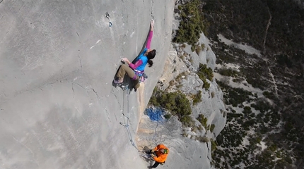 Verdon Gorge - Nina Caprez and Jonathan Siegrist climbing in the Verdon Gorge