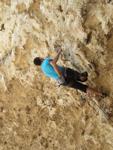 Gole della Stretta - Davide Gallo su Lupo di mare 7a+