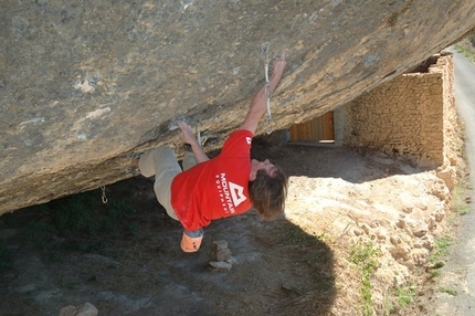 Dave MacLeod in free solo su Darwin Dixit a Margalef in Spagna