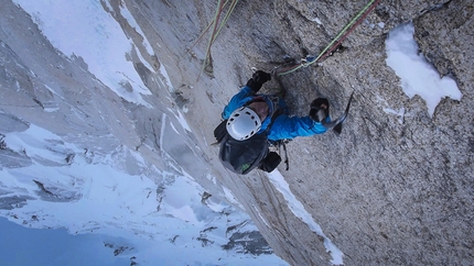 Moose's Tooth, Alaska - Dal 12  - 14 aprile 2013 gli alpinisti Dani Arnold e David Lama hanno aperto la via Bird of Prey (1500m, 6a, M7+, 90°, A2) sul Moose's Tooth, Alaska.