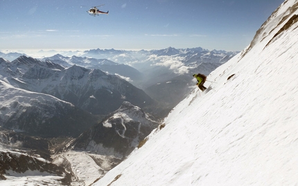 Aiguille Blanche de Peuterey - Il 23/04/2013 Francesco Civra Dano e Luca Rolli in sci, Julien Herry e Davide Capozzi in snowboard hanno effettuato la prima ripetizione della parete est di Aiguille Blanche de Peuterey.