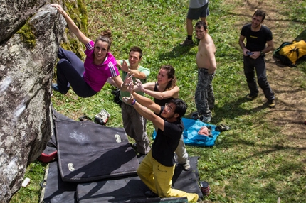 Melloblocco 2013 - Martina Frigerio tra i tanti giovani climber del Mello