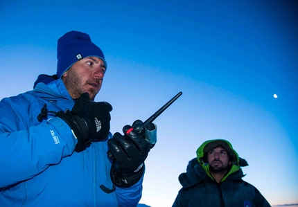 XIX Mezzalama Trophy 2013 - Guides assisting along the route