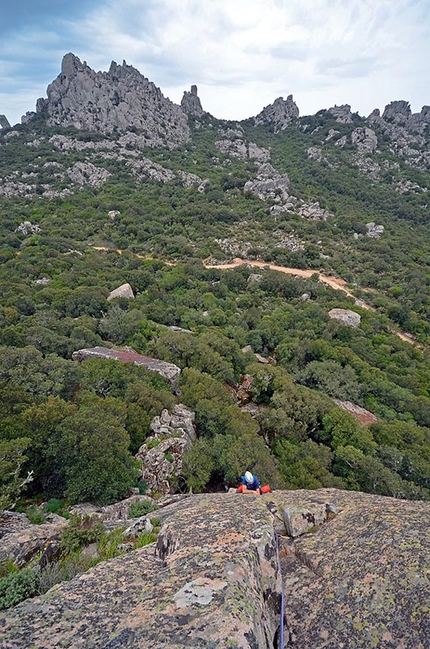 Casteddu de su dinai - Sardinia - May 2013. Fabio Erriu climbing pitch 1 of Anche gli eroi hanno paura