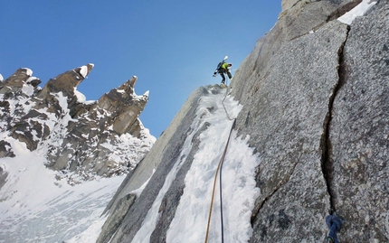 Col Armand Charlet, Mont Blanc - 08/05/2013: Davide Capozzi, Julien Herry md Luca Rolli, NE couloir, Col Armand Charlet.