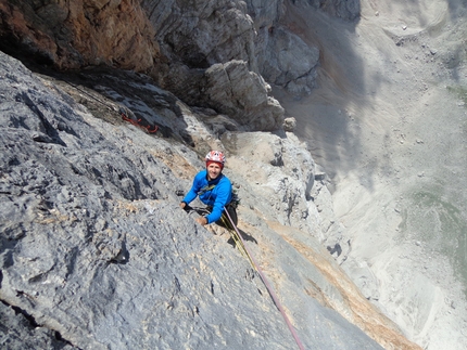 Colonne D'Ercole, Civetta - Alessandro Baù, Alessandro Beber e Nicola Tondini durante l'apertura della loro via Colonne d'Ercole (1200m, max IX, obbl. VIII+), Punta Tissi, Civetta, Dolomiti