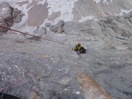 Colonne D'Ercole, Civetta - Alessandro Baù, Alessandro Beber e Nicola Tondini durante l'apertura della loro via Colonne d'Ercole (1200m, max IX, obbl. VIII+), Punta Tissi, Civetta, Dolomiti