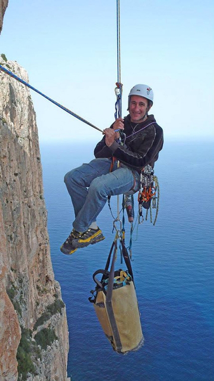 Monte Santu, Baunei, Sardinia - Blu Oltremare. Maurizio Oviglia abseiling into the void