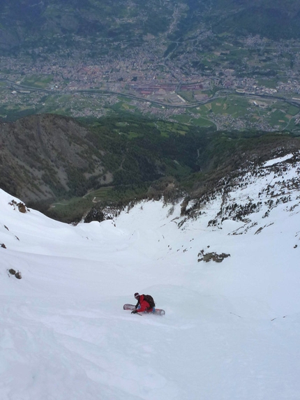 Becca di Nona, North Face - 31/05/2013: Davide Capozzi and Julien Herry during the first known descent of the North Face of Becca di Nona (3142m) above Aosta.