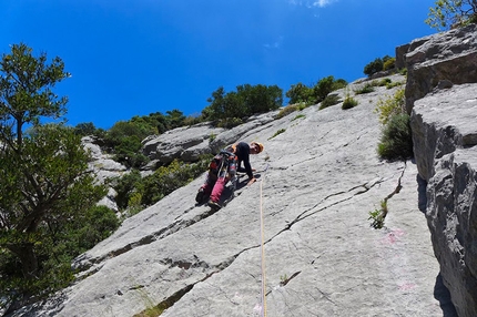 Los Compadres, Gole di Gorroppu, Sardegna - Los Compadres (325m, 5c+, Corrado Pibiri, Vincenzo Carcangiu 2013): In apertura sulla quinta, bella, lunghezza