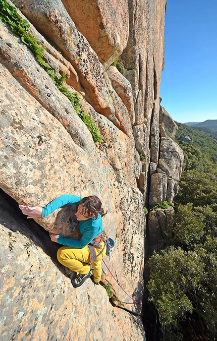 Strike - Perda asub 'e pari - Garibaldi (Sardinia) - Sara Oviglia on the first pitch of Strike