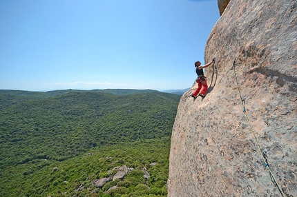 Strike - Perda asub 'e pari - Garibaldi (Sardinia) - Paolo Contini on the crux.