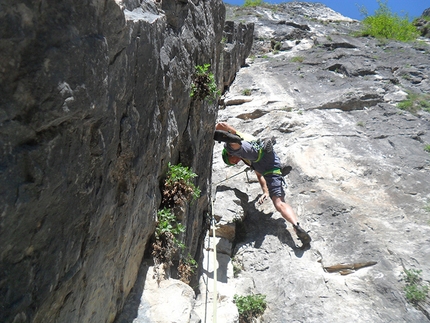 Piccole Dolomiti - Spigolo “Boschetti-Zaltron” - Sojo D’Uderle - Il bellissimo diedro della variante dei Fratelli Balasso allo Spigolo Boschetti-Zaltron