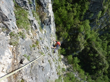 Piccole Dolomiti - Spigolo “Boschetti-Zaltron” - Sojo D’Uderle - Sui tiri centrali dello Spigolo Boschetti-Zaltron