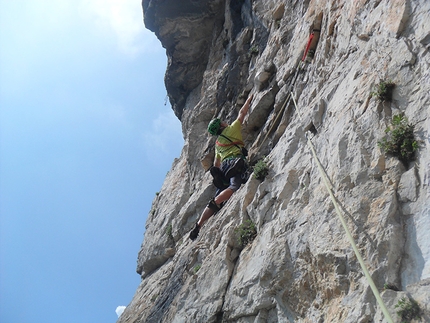 Piccole Dolomiti - Spigolo “Boschetti-Zaltron” - Sojo D’Uderle - Traversata sotto gli strapiombi