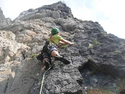 Piccole Dolomiti - Spigolo “Boschetti-Zaltron” - Sojo D’Uderle - Verso i tetti