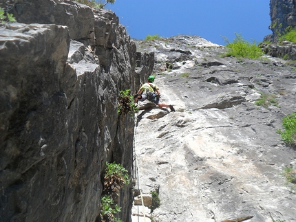 Piccole Dolomiti - Spigolo “Boschetti-Zaltron” - Sojo D’Uderle - la bella roccia della Boschetti-Zaltron