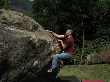 Valle d'Aosta - Boulder a Quincinetto