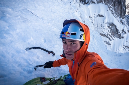 David Lama solos Sagwand Mittelpfeiler