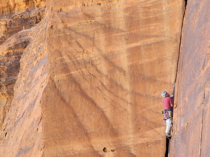 Wadi Rum. Arrampicata e incastri nel deserto di Lawrence d’Arabia