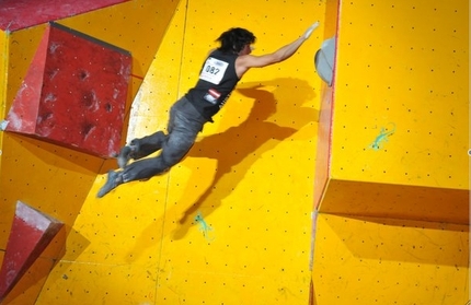 David Lama and Anna Stöhr win Reunion 2nd stage of Bouldering World Cup 2008