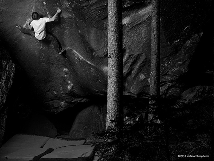 Nalle Hukkataival - Nalle Hukkataival durante la prima salita di The Understanding 8C, Magic Wood, Svizzera