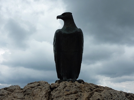 Via Casarotto - Roda di Vael - Il monumento