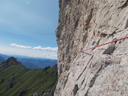 5 Walter Bonatti routes climbed in a day by Marco Anghileri - On the third traverse of the Bonatti route on Costanza