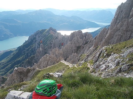 5 Walter Bonatti routes climbed in a day by Marco Anghileri - From the Cermenati rigde: Costanza e Ago