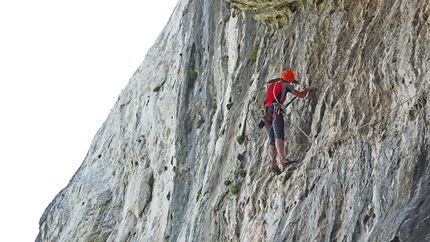 L'Uovo di Colombo, Monte Brentino, Val d'Adige - Rolando Larcher & Herman Zanetti 06/2013: Apertura del terzo tiro