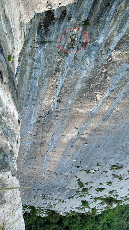 L'Uovo di Colombo, Monte Brentino, Val d'Adige - Rolando Larcher & Herman Zanetti 06/2013: Herman sul terzo tiro