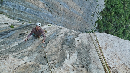 L'Uovo di Colombo, Monte Brentino, Val d'Adige - Rolando Larcher & Herman Zanetti 06/2013: Herman on pitch three