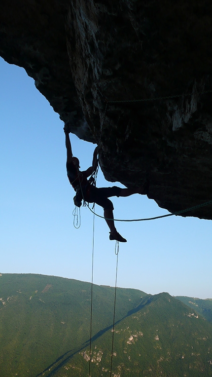 L'Uovo di Colombo, Monte Brentino, Val d'Adige - Rolando Larcher & Herman Zanetti 06/2013: Apertura del quinto tiro hard