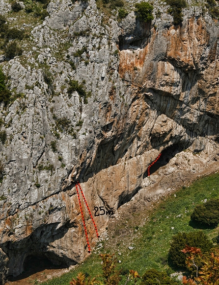Anavra, Greece - Anavra sector D – The Big Caves, the new crag in central Greece.