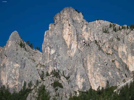 Gallo George, new Dolomite climb up Muraglia di Giau by the Sterni family