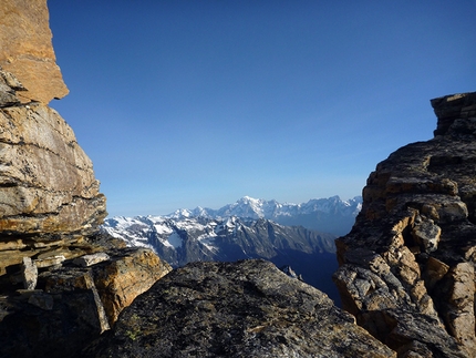 Traversata Integrale Gran Paradiso - Panorama verso il Monte Bianco dalla traversata integrale del Gran Paradiso