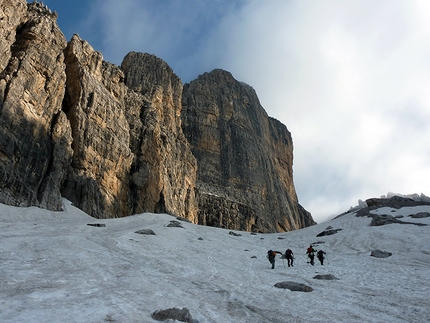 Via Stenghel, Torre d'Ambiez, Brenta Dolomites - Heading towards the base of Torre d'Ambiez