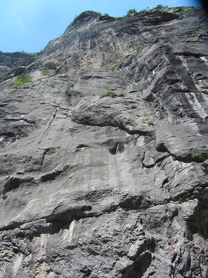 Via del Guerriero, Gola del Limarò - Via del Guerriero, Gola del Limarò: the starting slabs