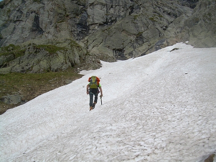 Aiguille de Chatelet, Monte Bianco - Fast & Furious (Mauro Franceschini, Fabrizio Recchia 06/2013, 290m, 6a/a+)