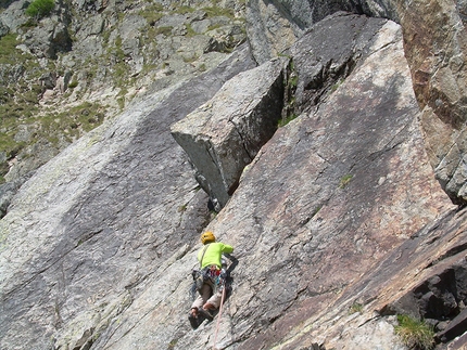 Aiguille de Chatelet, Monte Bianco - Fast & Furious (Mauro Franceschini, Fabrizio Recchia 06/2013, 290m, 6a/a+)