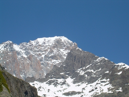 Aiguille de Chatelet, Monte Bianco - Fast & Furious (Mauro Franceschini, Fabrizio Recchia 06/2013, 290m, 6a/a+)
