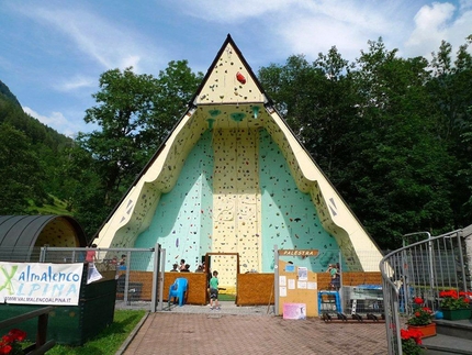 Memorial Bruseghini, Val Malenco - La struttura Pradasc a Lanzada