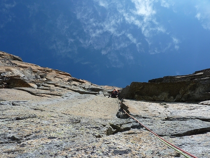 Via Diamante pazzo - Becco Meridionale della Tribolazione - Roccia da favola su Diamante pazzo