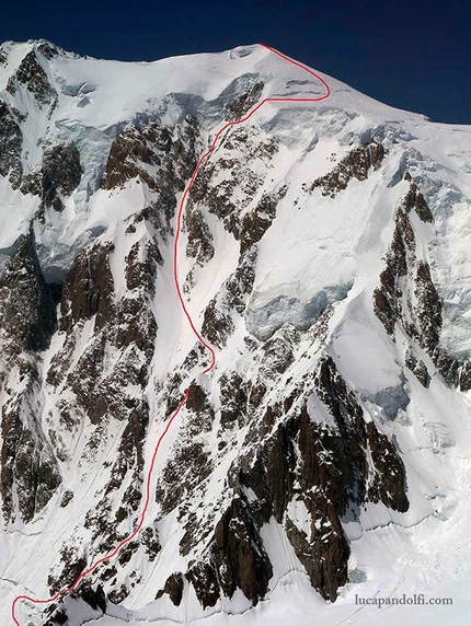 Sentinella Rossa, Monte Bianco - La discesa del Gran couloir della Sentinella Rossa, effettuato da Luca Pandolfi, Ben Briggs e Tom Grant il 5 luglio 2013.