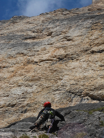 Lisetta, Col dei Bos, Fanis, Dolomiti - Via Lisetta, Col dei Bos, Dolomiti: Giacomo Duzzi sui primi tiri