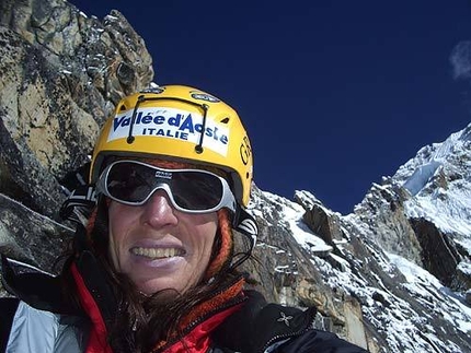 Donne e Montagna... verso il Gran Paradiso - Anna Torretta sulla cresta del Ama Dablam, Khumbu, Nepal, Himalaya