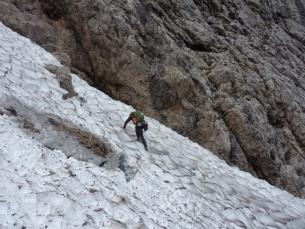 Via Cappellari - Timillero parete Nord Sass d'Ortiga (Pale di San Martino) - Alla base della parete Nord del Sass d'Ortiga