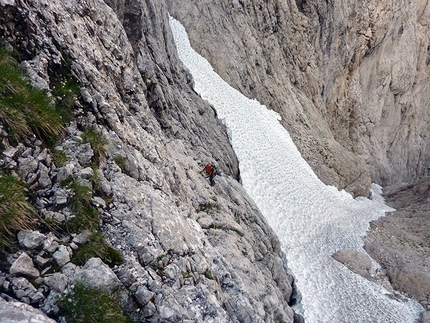 Via Cappellari - Timillero parete Nord Sass d'Ortiga (Pale di San Martino) - L'attacco della Via Cappellari - Timillaro sulla parete Nord Sass d'Ortiga