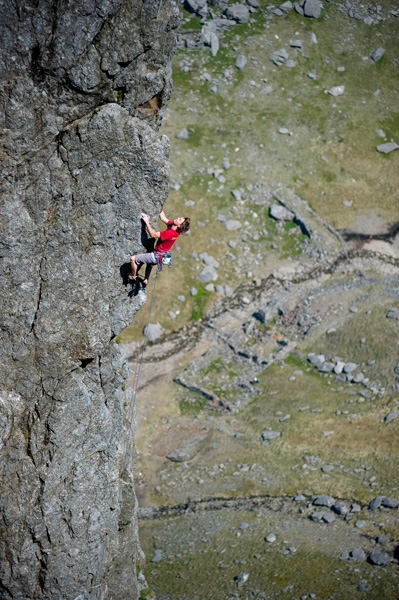 Nicolas Favresse - trad climbing in Wales and England